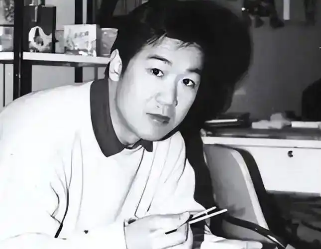 张国立与罗秀春离婚的34年：他再婚有烦恼，她至今单身牵挂儿子