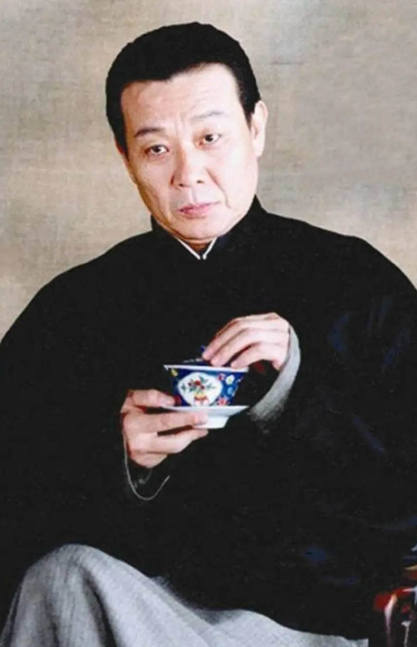 坐拥双妻的演员寇世勋,受访时说:来世不会再娶两个老婆,太累了