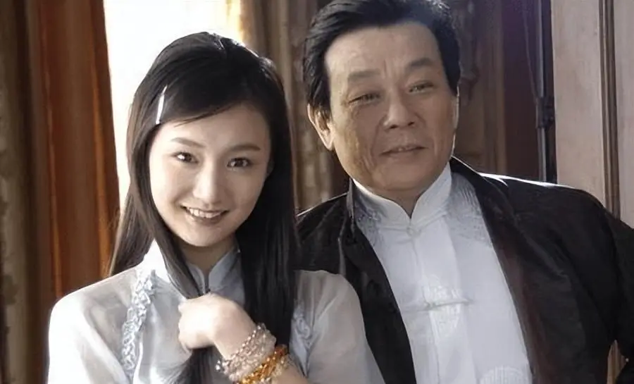 坐拥双妻的演员寇世勋,受访时说:来世不会再娶两个老婆,太累了