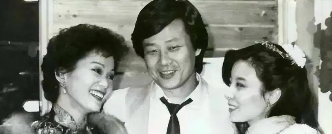 坐拥双妻的演员寇世勋,受访时说:来世不会再娶两个老婆,太累了