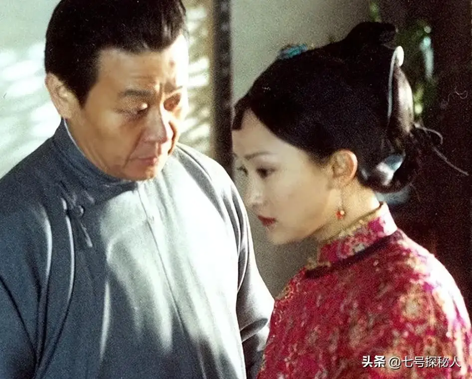 一妻一妾住楼上楼下,三人一同生活30多年,71岁的寇世勋太离谱