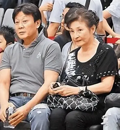 寇世勋,27年与妻妾同住,晚年孤苦悔恨终老