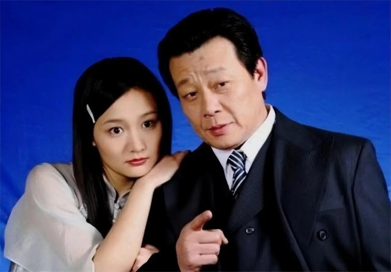 演员寇世勋：将情人带回家与原配共同生活多年，今68岁现状如何？