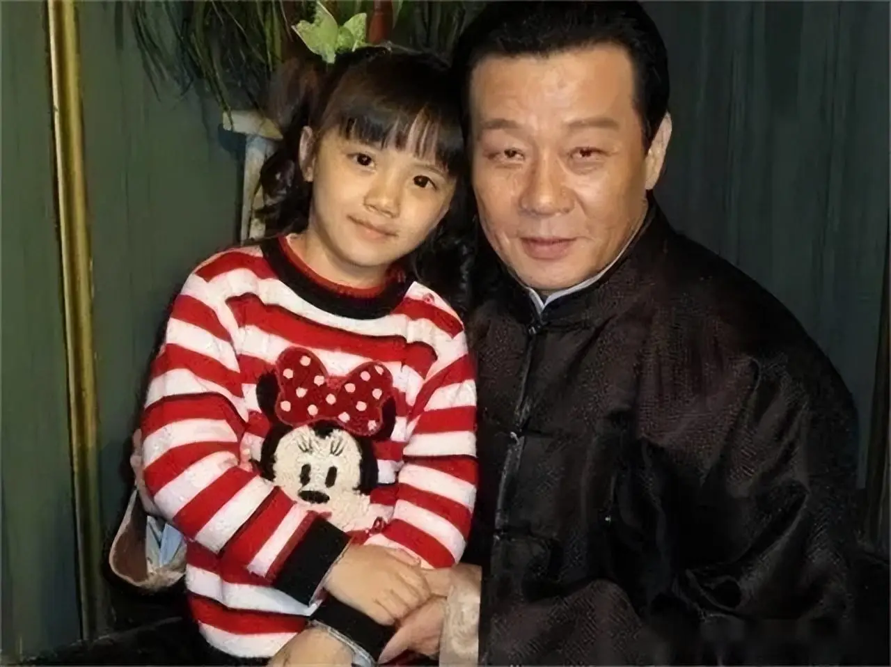 演员寇世勋：将情人带回家与原配共同生活多年，今68岁现状如何？