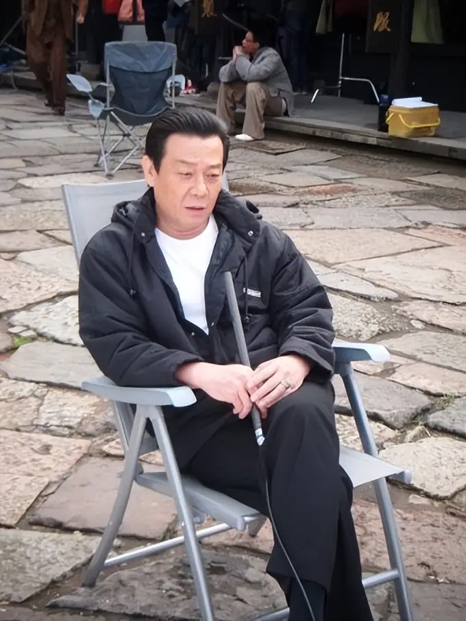 将情人带回家与原配共处多年，寇世勋的双妻人生，如今怎样？