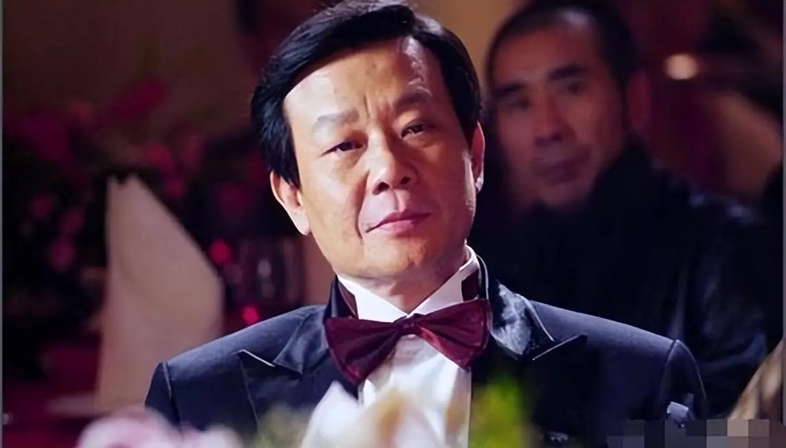 2位妻子楼上楼下住，鸡飞狗跳30年，“老戏骨”寇世勋称：太累了