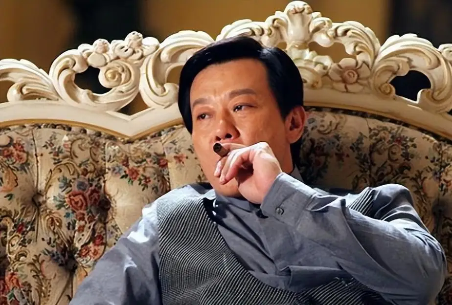 2位妻子楼上楼下住，鸡飞狗跳30年，“老戏骨”寇世勋称：太累了