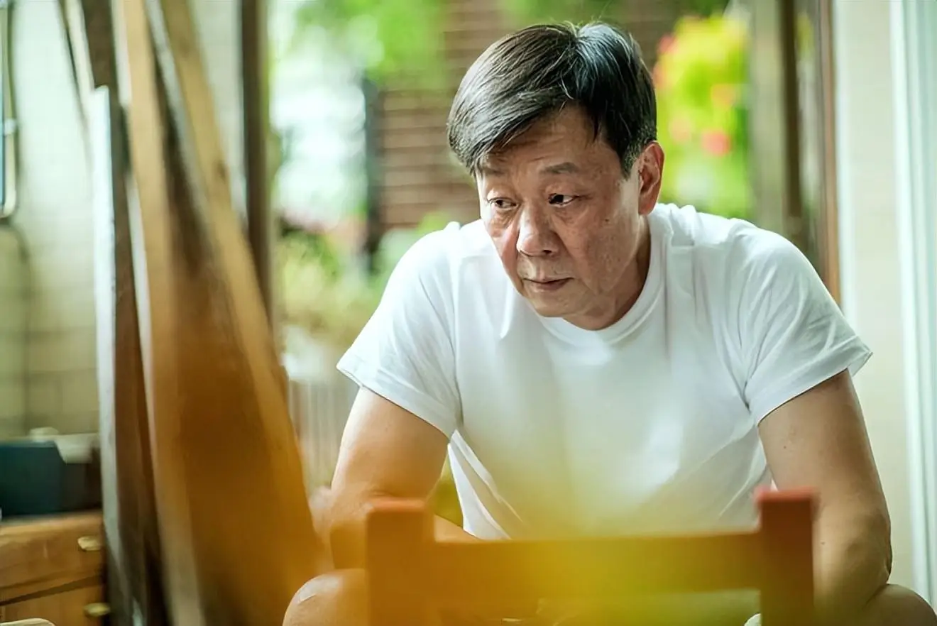 2位妻子楼上楼下住，鸡飞狗跳30年，“老戏骨”寇世勋称：太累了