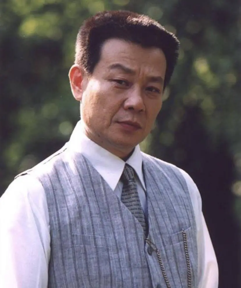 2位妻子楼上楼下住，鸡飞狗跳30年，“老戏骨”寇世勋称：太累了