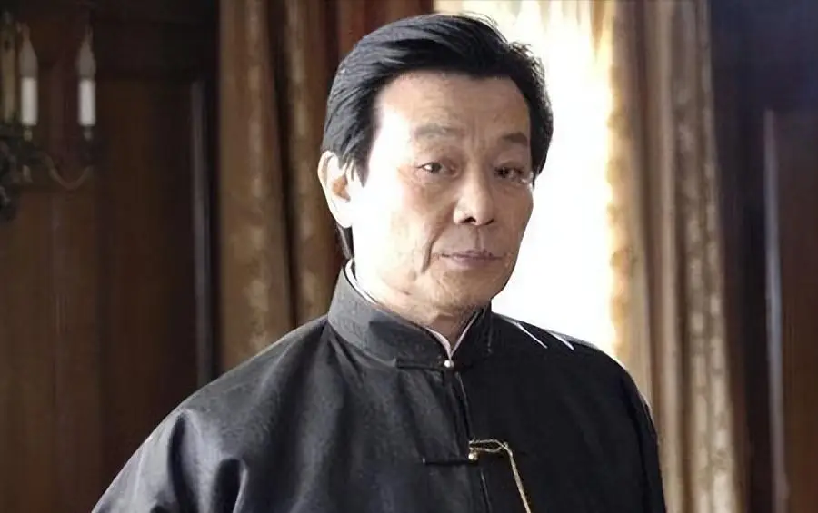 2位妻子楼上楼下住，鸡飞狗跳30年，“老戏骨”寇世勋称：太累了