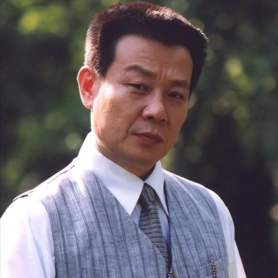 2位妻子楼上楼下住，鸡飞狗跳30年，“老戏骨”寇世勋称：太累了