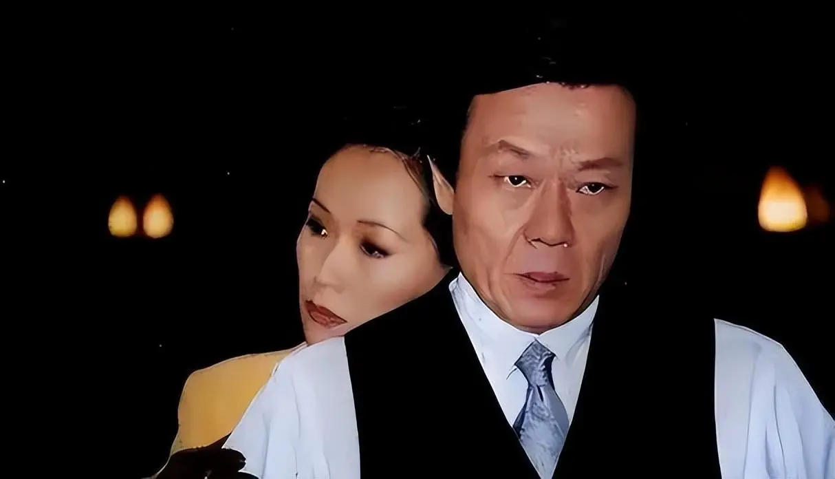 2位妻子楼上楼下住，鸡飞狗跳30年，“老戏骨”寇世勋称：太累了