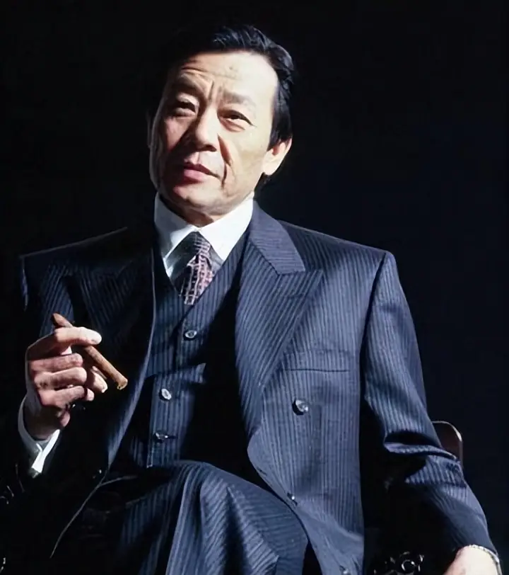 2位妻子楼上楼下住，鸡飞狗跳30年，“老戏骨”寇世勋称：太累了