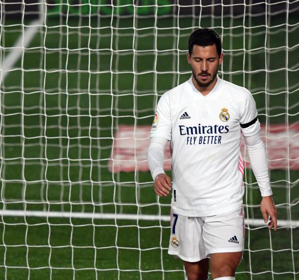 体坛联播｜德国足协官宣勒夫留任，阿扎尔加盟皇马第9次受伤