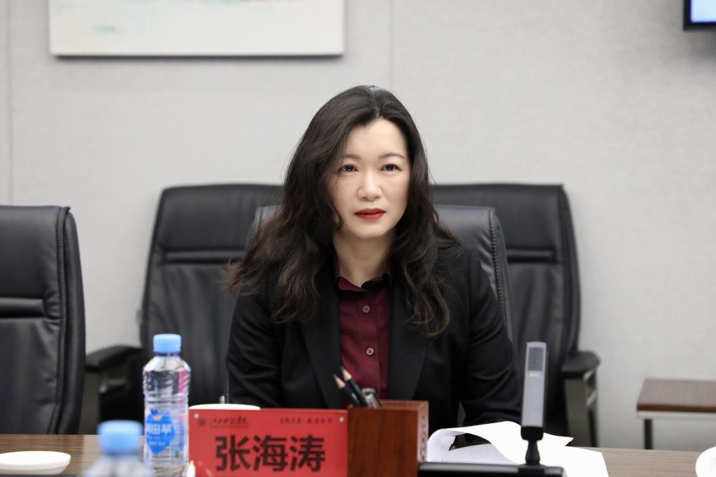 南昌市委常委、高新区党工委书记王万征一行来校调研