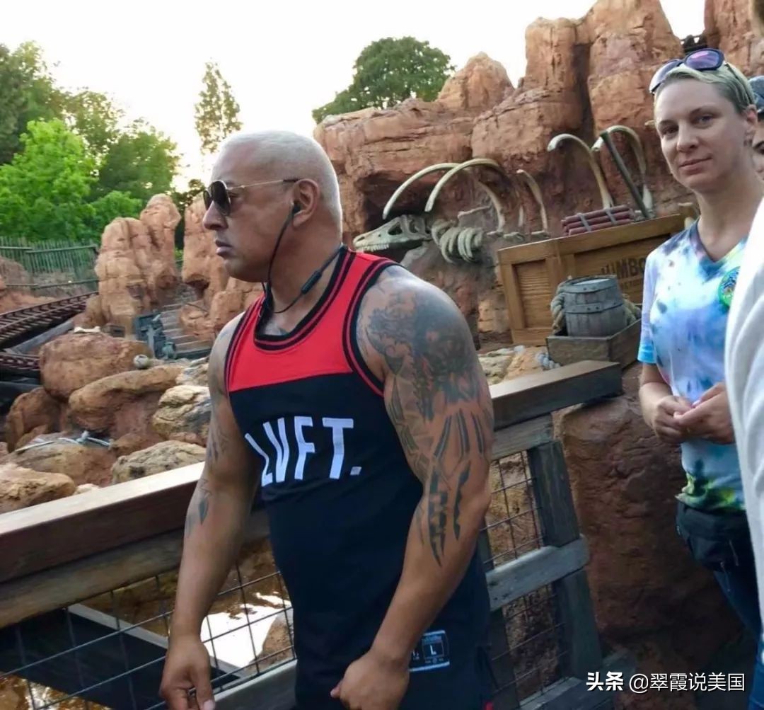 美国人的纹身图案真的很有意思哦