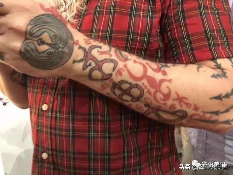 美国人的纹身图案真的很有意思哦