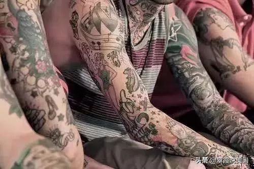 美国人的纹身图案真的很有意思哦