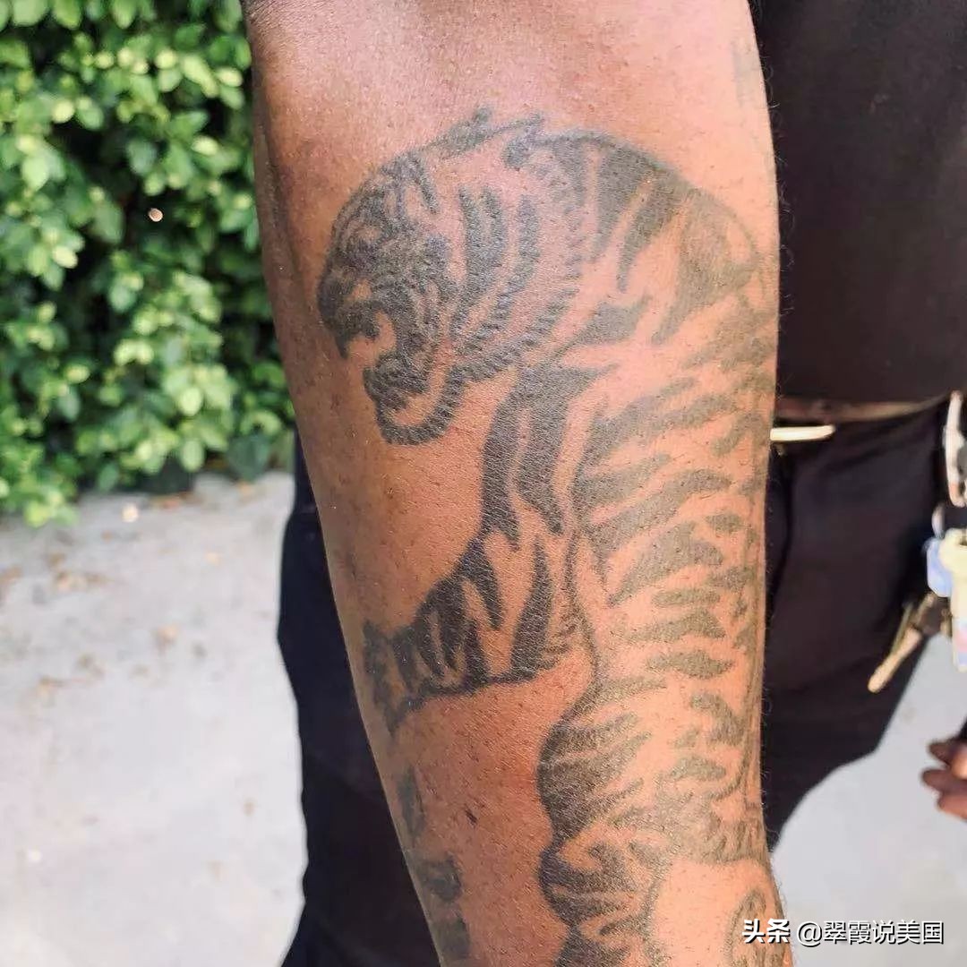 美国人的纹身图案真的很有意思哦