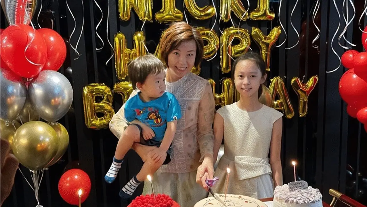 与袁立分手的徐威，娶到张怡宁后，现在过得怎样？