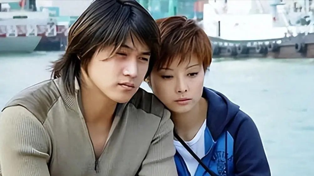 与袁立分手的徐威，娶到张怡宁后，现在过得怎样？