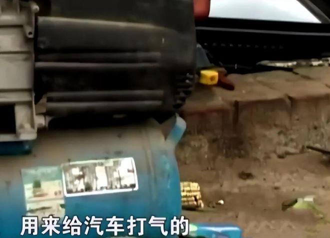 他被人用“高压泵”充气，肚子鼓成球，内脏受损，面部坏死