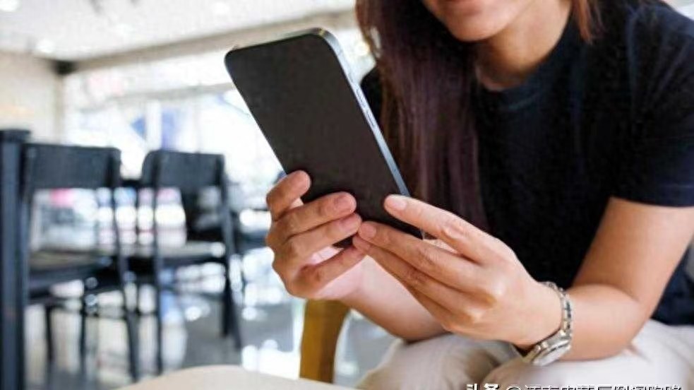 90后女子微信倒卖淫秽小视频获利3万，5年赚头全砸进牢房