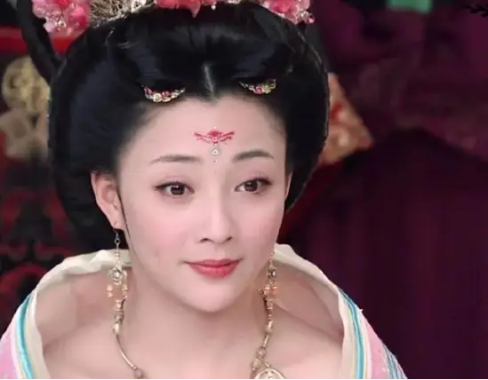 殷桃：半生悲欢，终究还是放下了