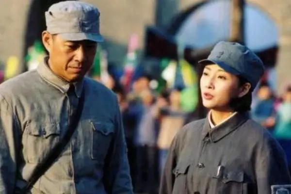 殷桃：半生悲欢，终究还是放下了