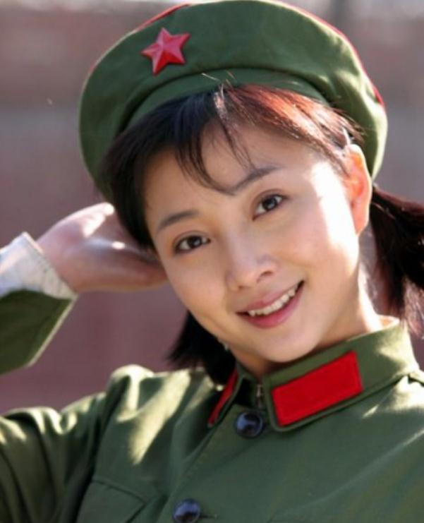 “人间水蜜桃”殷桃：前夫不听话10年，情断3个男人，今41岁还单身