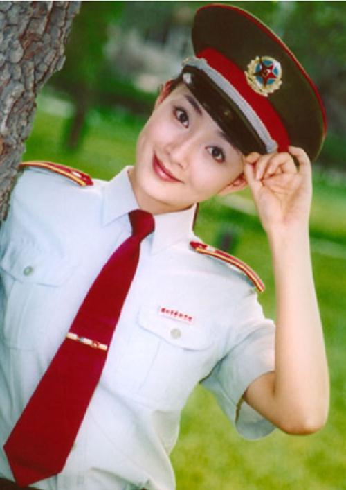 “人间水蜜桃”殷桃：前夫不听话10年，情断3个男人，今41岁还单身