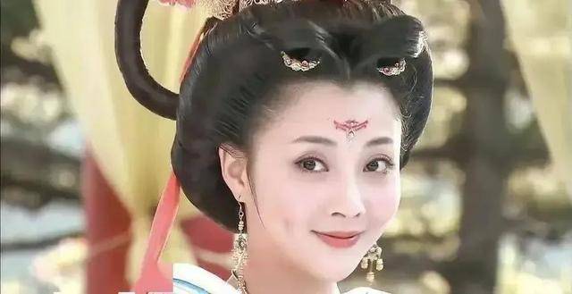 殷桃:人间水蜜桃,甜美娇嗔又妩媚,情路却那么坎坷