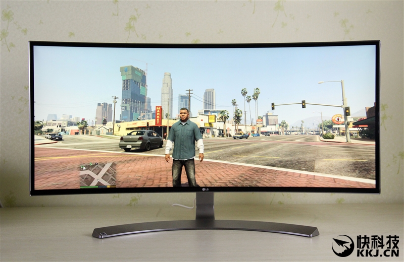 首发！LG 21：9曲面超宽屏显示器详测：震撼、惊艳