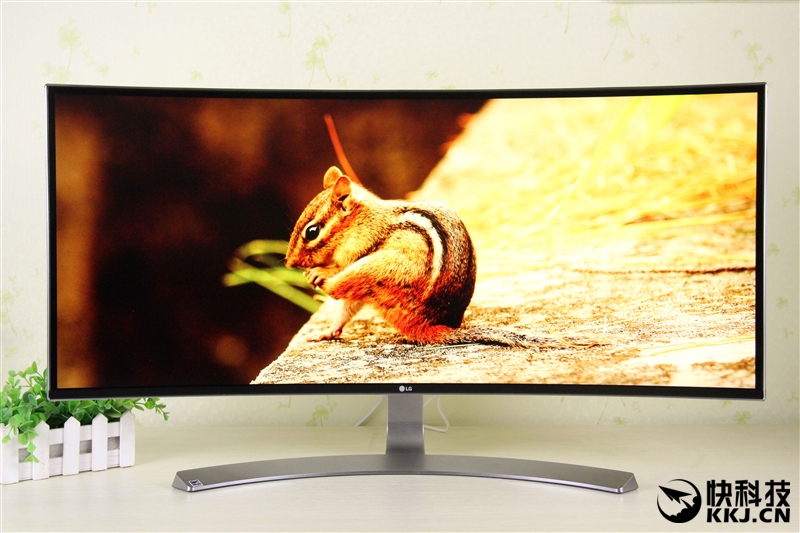 首发！LG 21：9曲面超宽屏显示器详测：震撼、惊艳