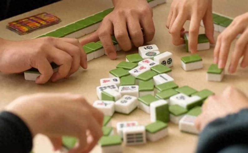 麻将桌常见的“坑人招”,别等输了钱才明白!