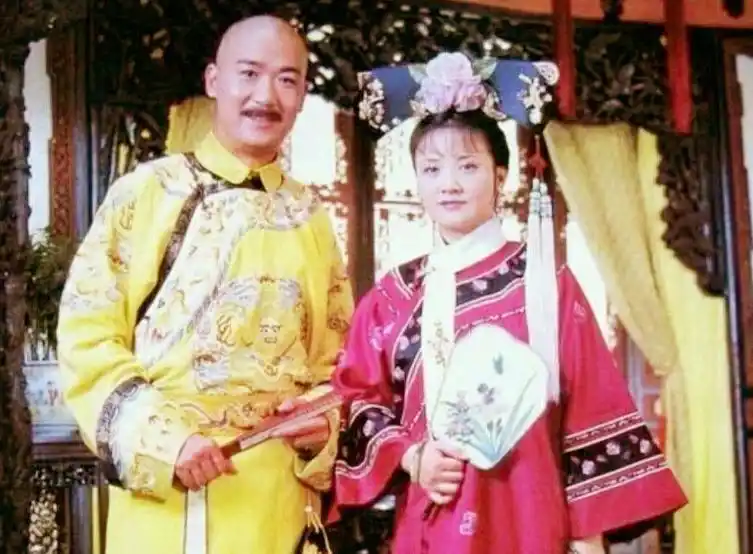 张国立与罗秀春离婚34年:他再婚有烦恼,她至今单身牵挂儿子
