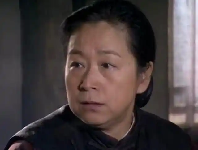 为了邓婕,张国立“抛弃”的前妻罗秀春,如今过得怎么样了?