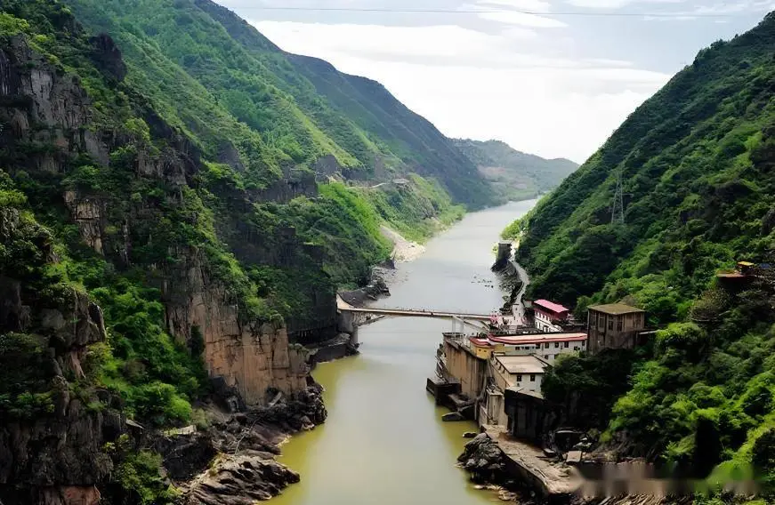 陕西汉中旅游必去十大景点游玩攻略,2026年3月汉中旅游爆火指南!十大必去景区,五大神级美食,推荐收藏游玩