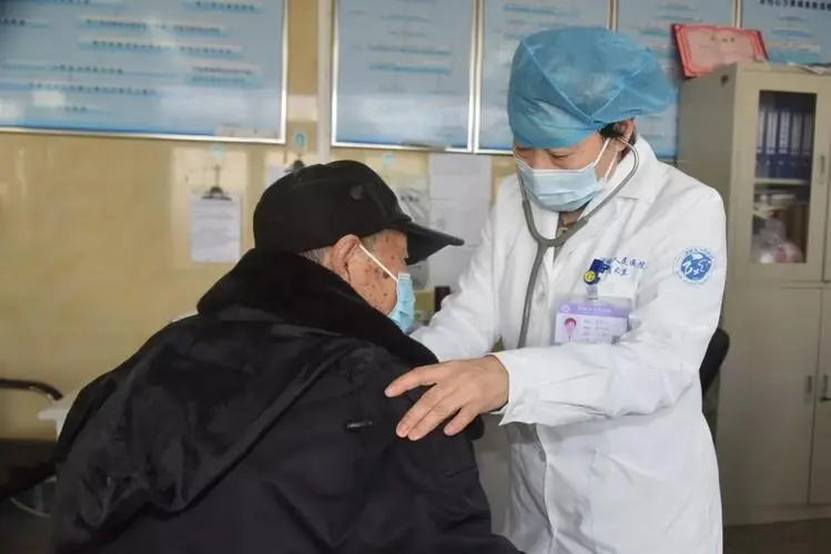 新上市治疗慢阻肺的3大“三联”吸入制剂，是什么？怎么选？