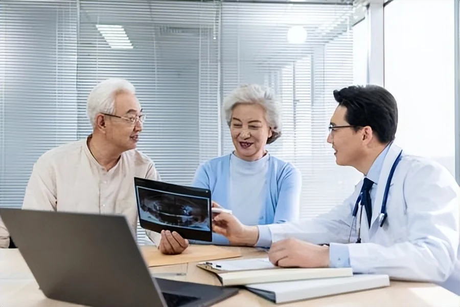 新上市治疗慢阻肺的3大“三联”吸入制剂，是什么？怎么选？