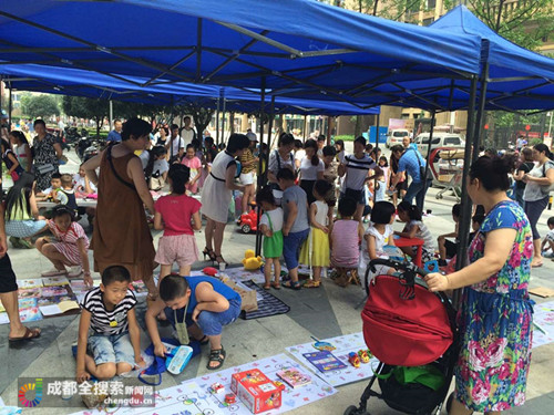 暑期“乐”实践 “儿童跳蚤市场”成华场人气爆棚