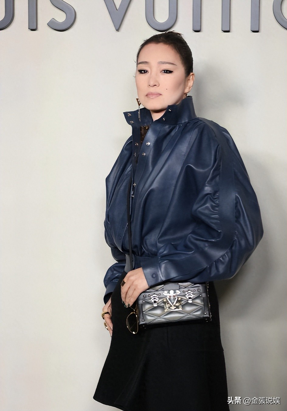 LV红毯太真实！巩俐让C位，金晨嘴歪，宋茜褶多，钟楚曦一脸男相