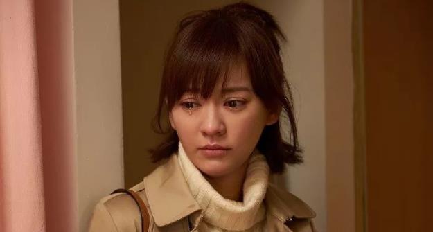 “一剪没”事件后，让杨颖夫妇吃瘪背锅，公开向贾静雯老公认亲