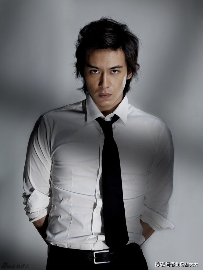 “黑道太子爷”陈楚河的选妃日记，女友个个都是人间绝色