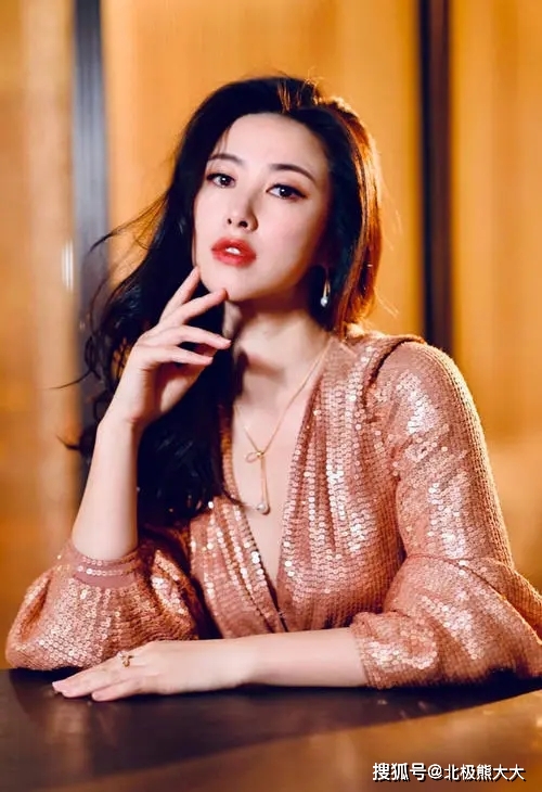 “黑道太子爷”陈楚河的选妃日记，女友个个都是人间绝色