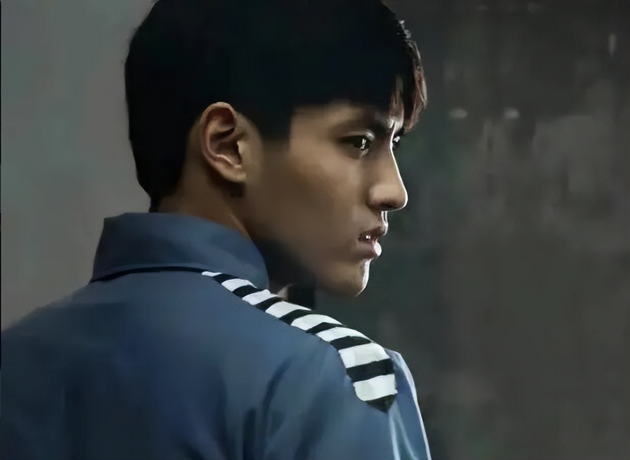 对比判刑13年的吴亦凡，再看27岁情定关晓彤的鹿晗，人间清醒