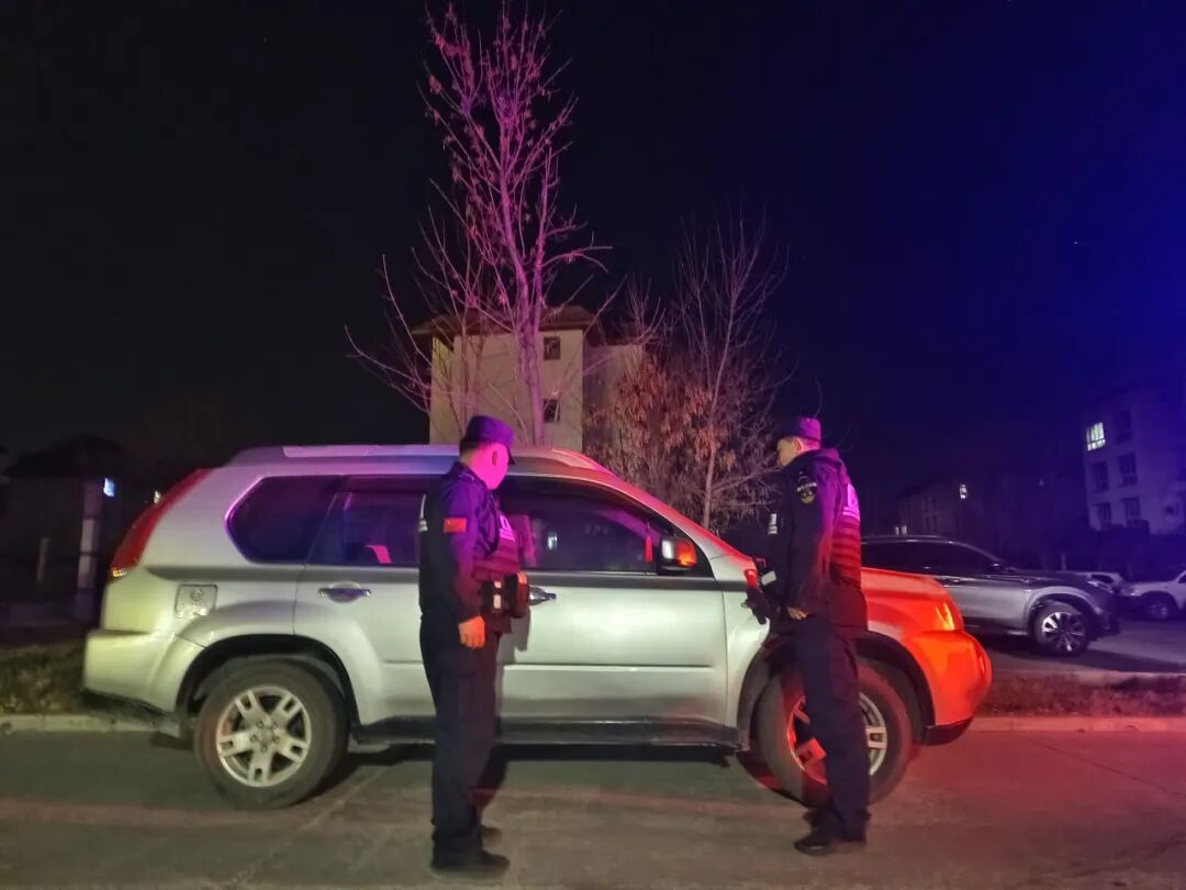 四师公安“夜查+服务”双在线!夜间出门超放心~