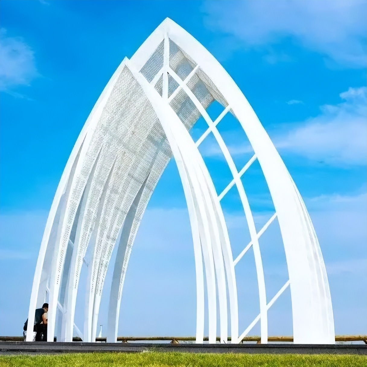 独家揭秘!7月16日,凤凰北岸第一届音乐美食奇遇节,解锁夏日无限FUN!