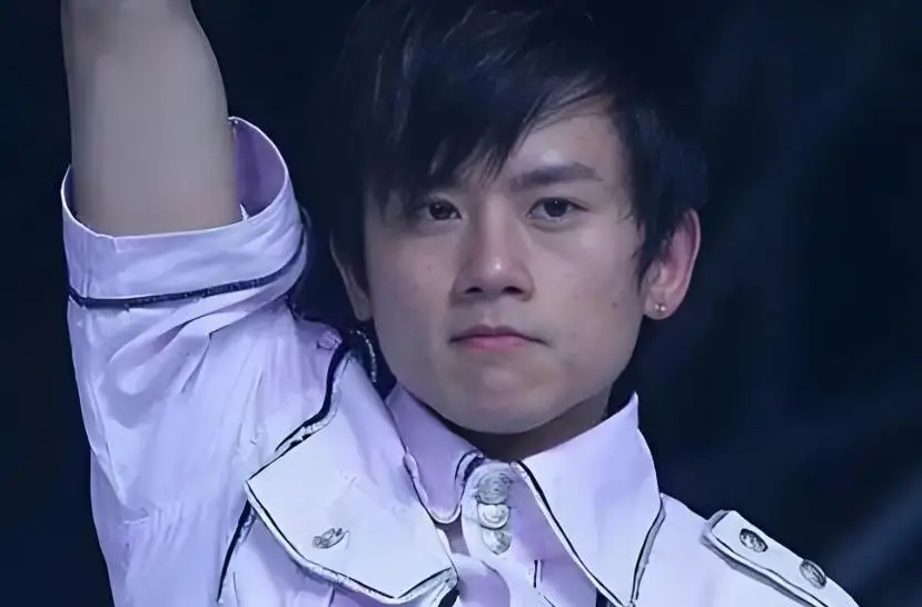 这次官媒“点评”张杰,暴露真实境遇,他与王宝强同遭困境