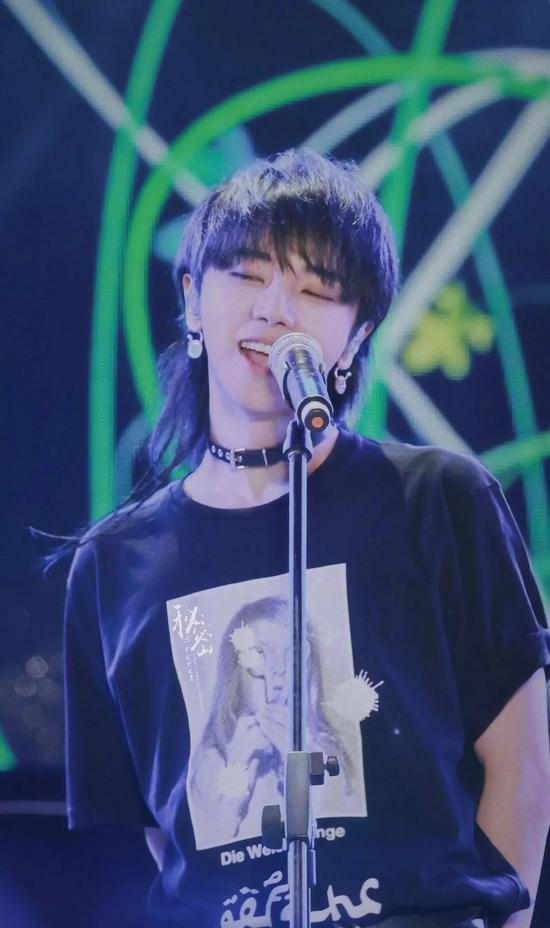 华晨宇吴亦凡绝美“撩发杀” 男生发型A爆指南